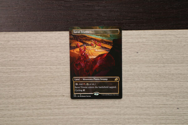 Savai Triome Full Art Ikoria: Lair of Behemoths (IKO) hologram